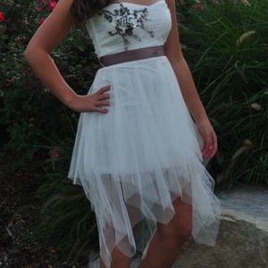 White strapless dress